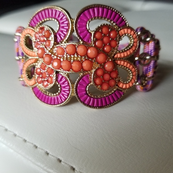 unbranded Jewelry - Beautiful beaded bracelet ,orange magenta purple